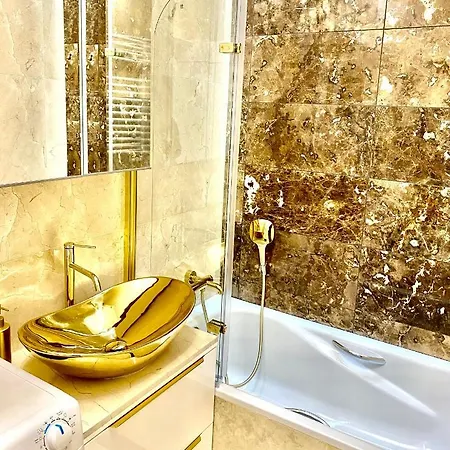 Old Town Wind Rose- Luxury Gdansk- Granaria Apartment Danzig
