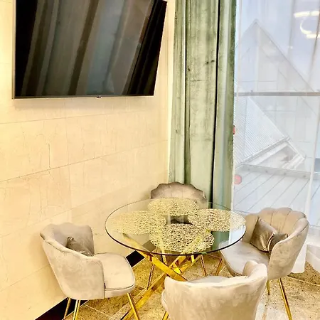 Old Town Wind Rose- Luxury Gdansk- Granaria Apartment Danzig